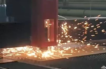 Видео FL-L1560FH-1000-IPG Волоконный лазерный станок для резки листового металла с кабинетной защитой